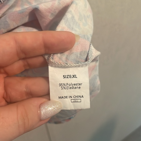 Boutique Top - Picture 5 of 5